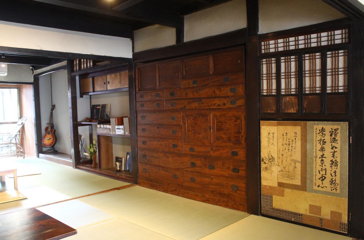 Hostel & Tatami Bar Uchikobare -内子晴れ- Zewnętrze zdjęcie