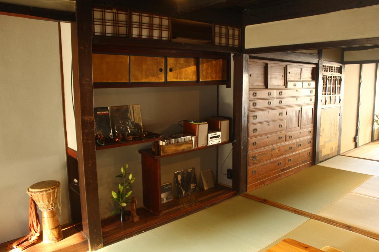 Hostel & Tatami Bar Uchikobare -内子晴れ- Zewnętrze zdjęcie