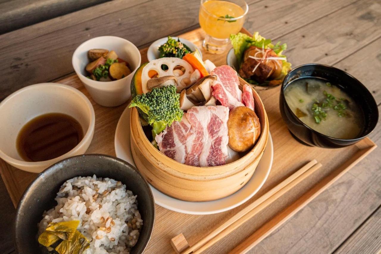 Hostel & Tatami Bar Uchikobare -内子晴れ- Zewnętrze zdjęcie
