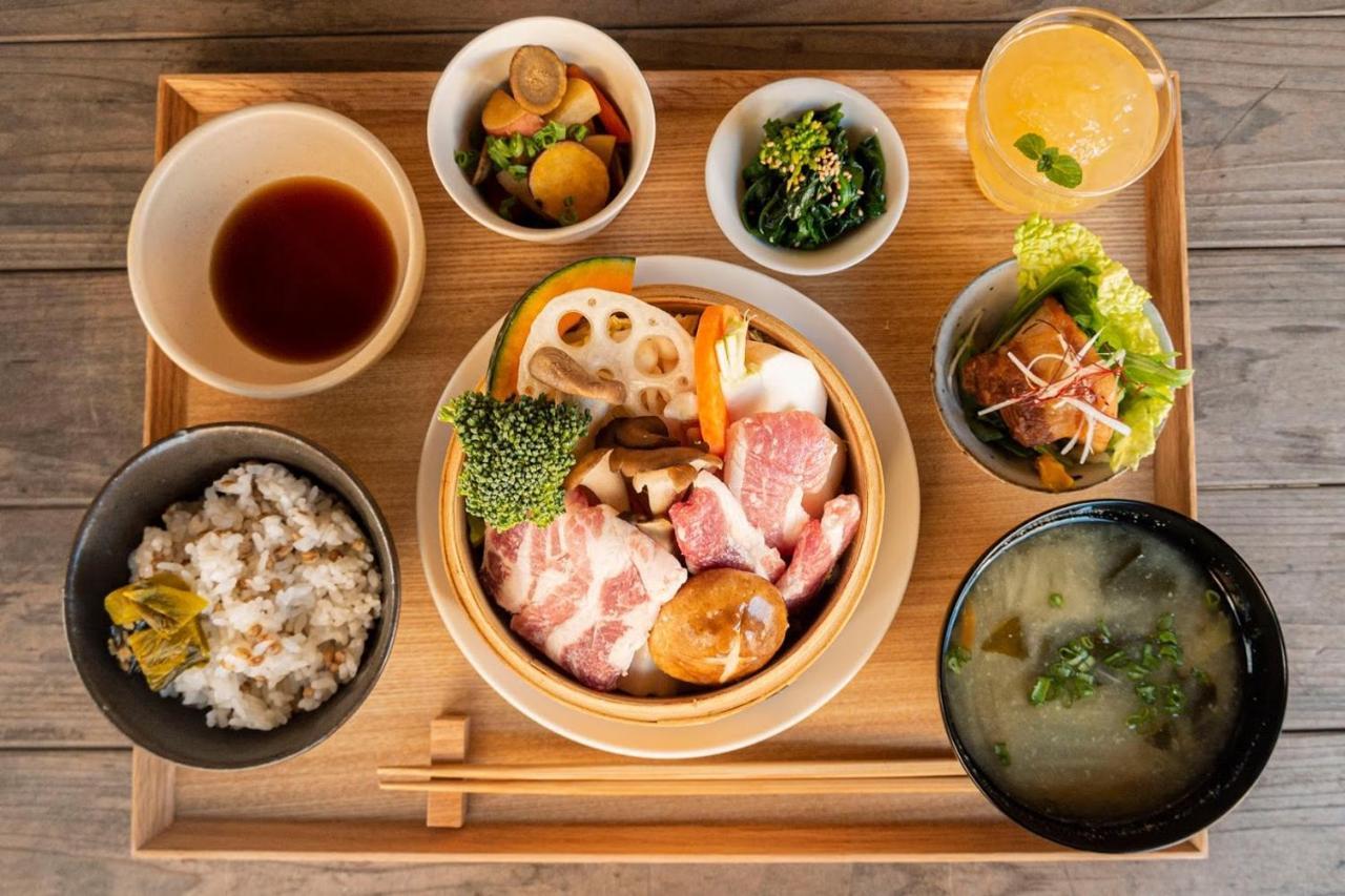 Hostel & Tatami Bar Uchikobare -内子晴れ- Zewnętrze zdjęcie